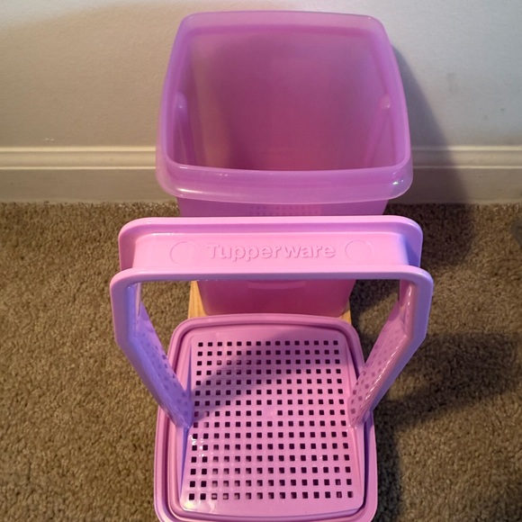 Tupperware Pick A Deli Pickle Keeper PURPLE Container 1560-2 EXCELLENT 8.5 Cup - Picture 4 of 6